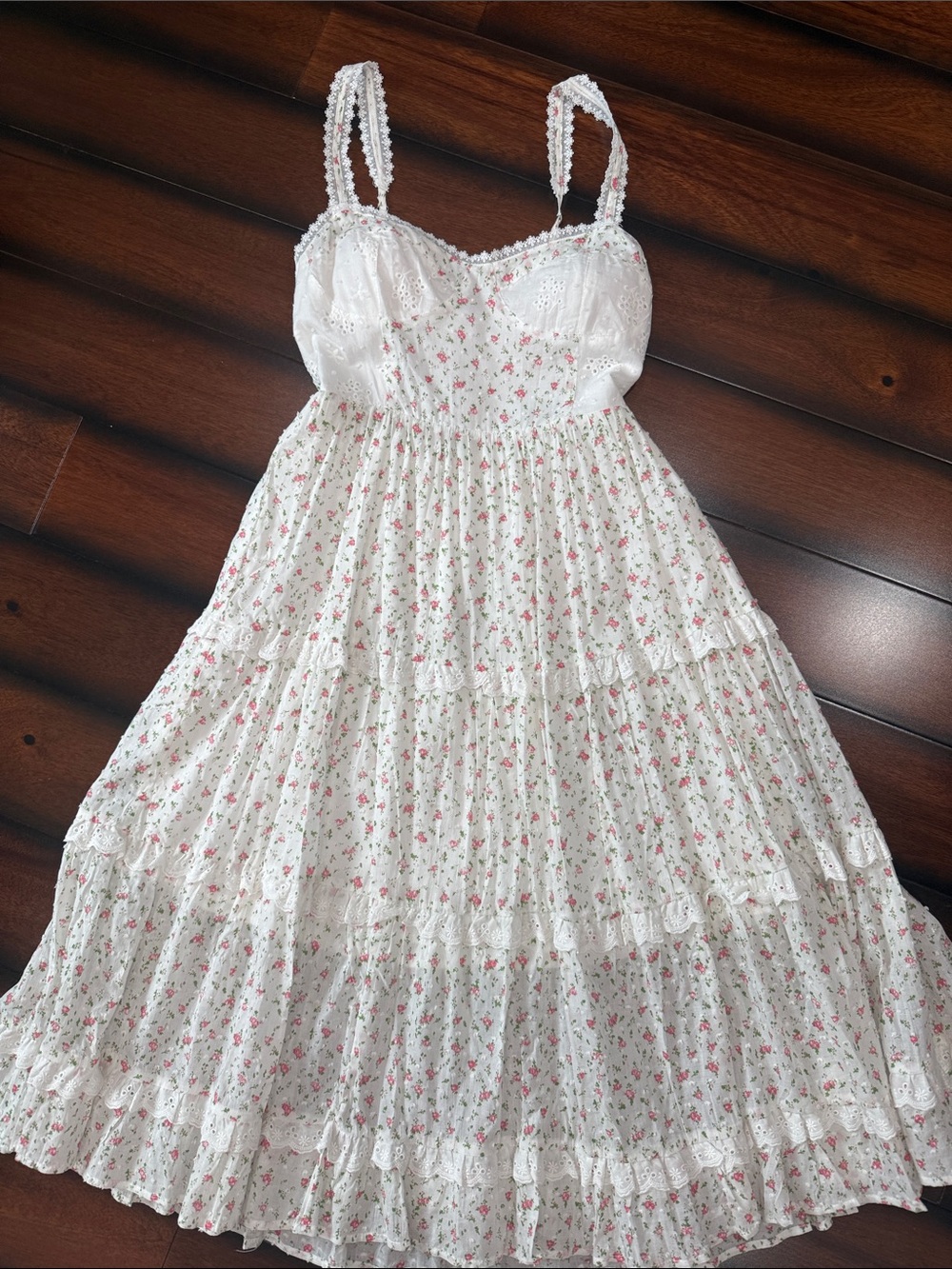 White Floral Eyelet Maxi Sundress size MEDIUM